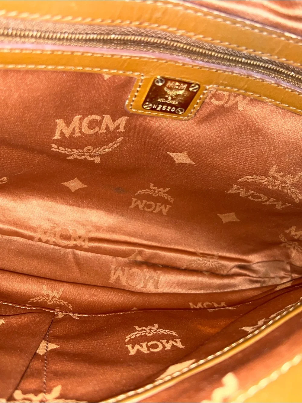 MCM MESSENGER COGNAC